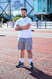 Kobie Dunn Assistant throws Coach